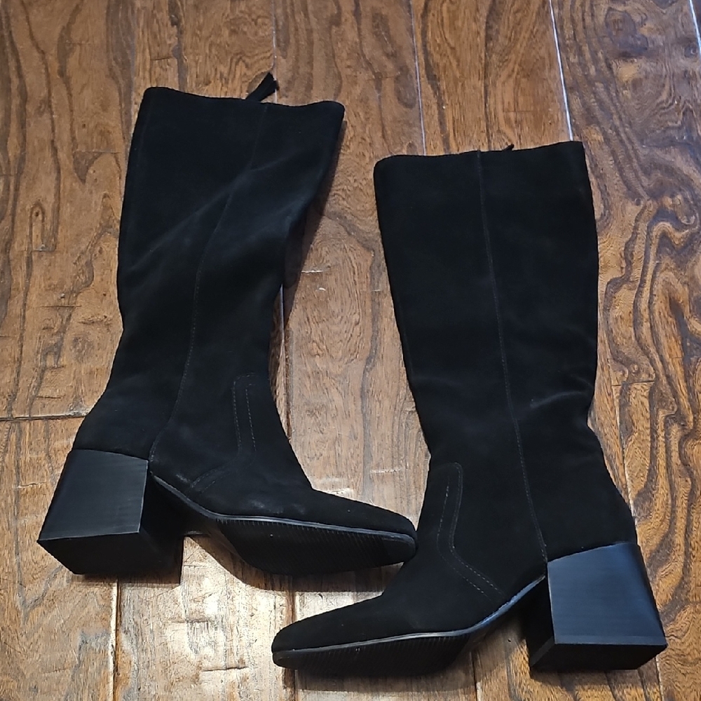 Tessa BlondoElegant Black Knee-High Women's Suede Boots